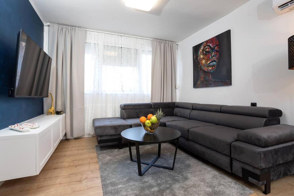 Apartment Glow สปลิท ภายนอก รูปภาพ